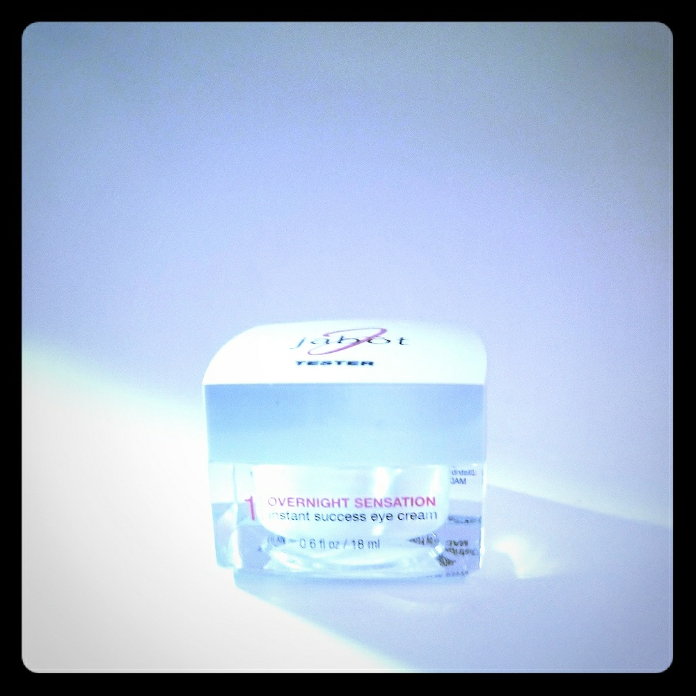 Jabot RED CARPET overnight instant eye cream